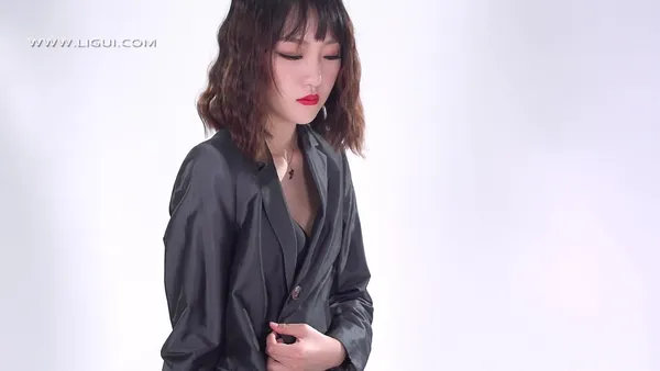 [Ligui丽柜]HD视频 2021.05.25 职场的你 芝芝 19